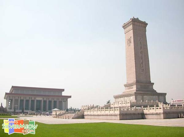 天安门广场 - 人民英雄纪念碑