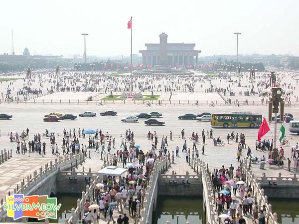 城樓上遠望整個天安門廣場