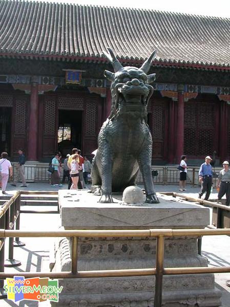 仁壽殿前銅麒麟
