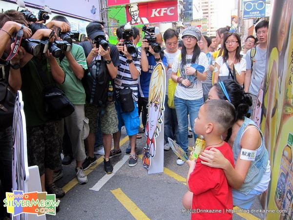 為配合 2010 南非世界盃，Silvermeow.com 為解渴誌設計了一共十二款星級戰將飲品樽身圖案