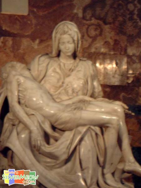 聖殤圖 Pieta, 米高安哲奴1499年完成之大理石雕像, 亦是其唯一簽名作品