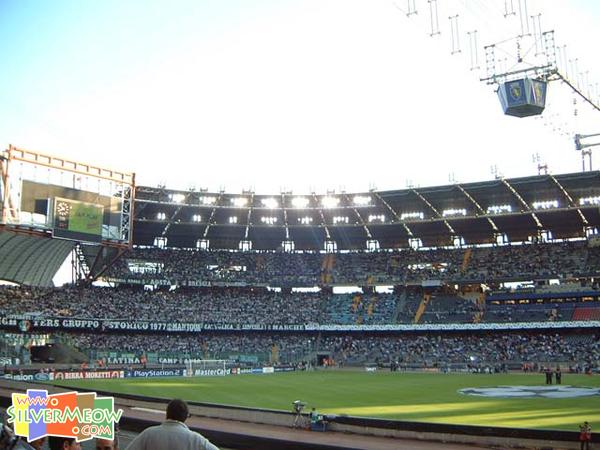 球場內, 2003年歐洲盃準決賽次回合比賽開始前