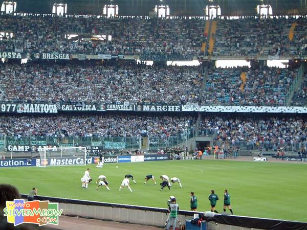 西班牙皇家马德里 Real Madrid 球员热身