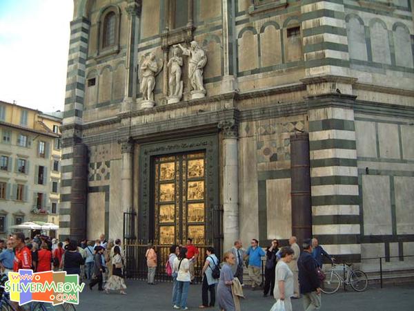 「天国之门」Porta del Paradiso, 建於1424年, 以10张图样描述旧约圣经故事