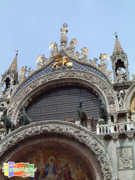 中央拱门圣马可与天使像
