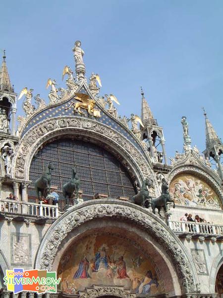 中央拱门圣马可与天使像