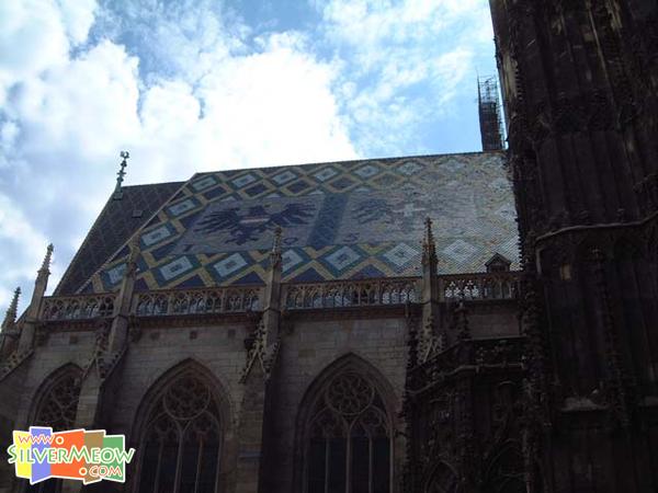 拼花瓷磚屋頂 Tiled Roof