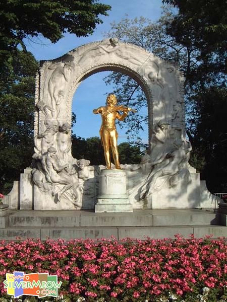奧地利維也納 市立公園 Stadtpark 史特勞斯像