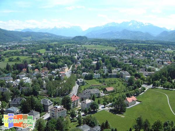 由堡上鳥瞰薩爾斯堡南面郊區