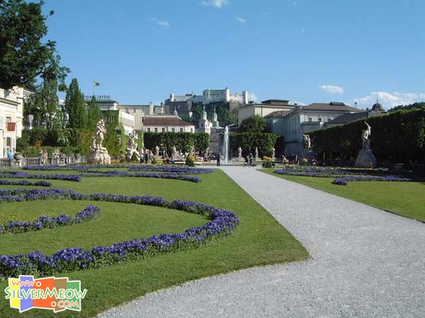 由公園遠眺對岸之荷恩薩爾斯堡