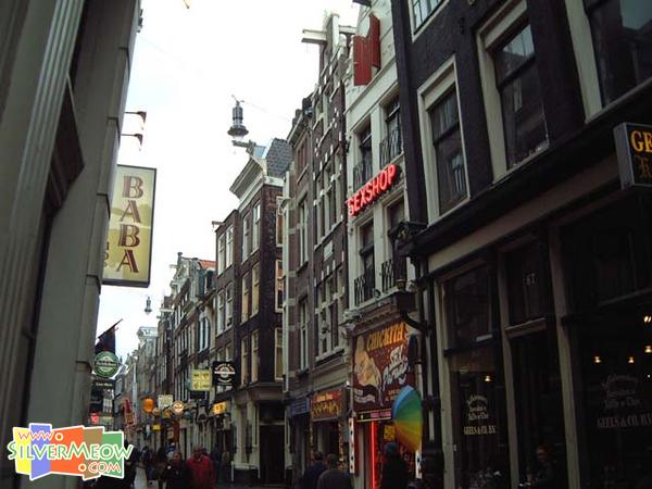 兩旁色情場所及性商店