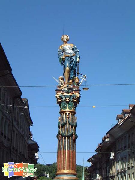 「正义女神喷泉」Gerechtigkeitsbrunnen