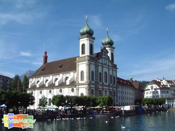 瑞士琉森 積雪教堂 Jesuit Church