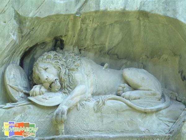 瑞士琉森 垂死狮子像 Lowendenkmal