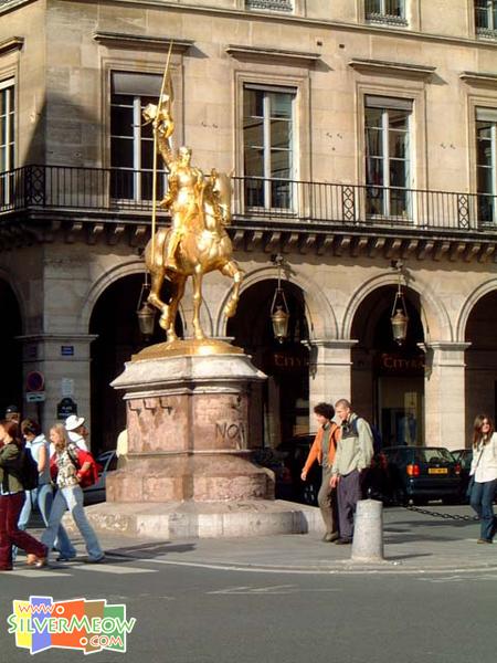 廣場上之聖女貞德鍍金像 Jeanne d'Arc