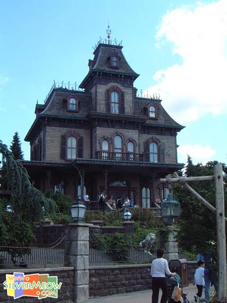 西部樂園 Frontierland - 幽靈公寓 Pantom Manor