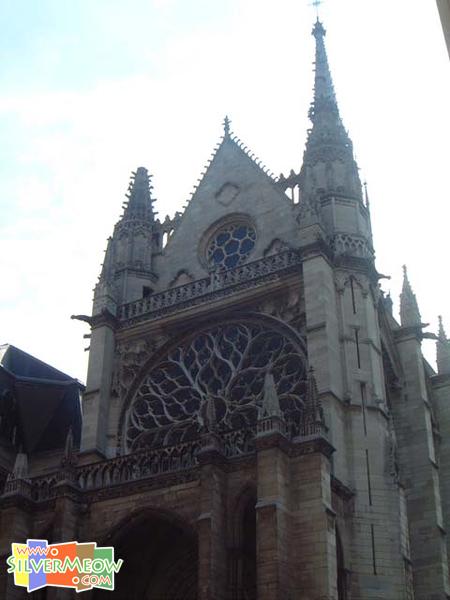 入口大門及玟瑰窗 Rosace