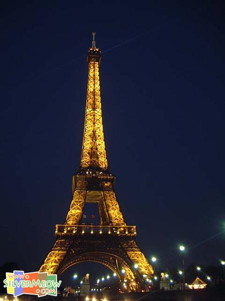 於夏佑宮 Palais de Chaillot 遠望鐵塔