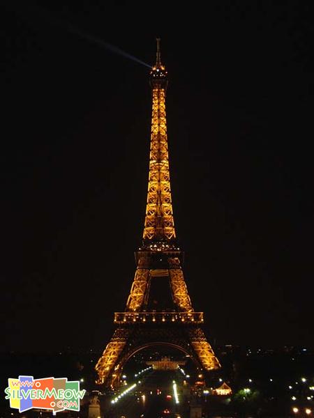 於夏佑宮 Palais de Chaillot 遠望鐵塔