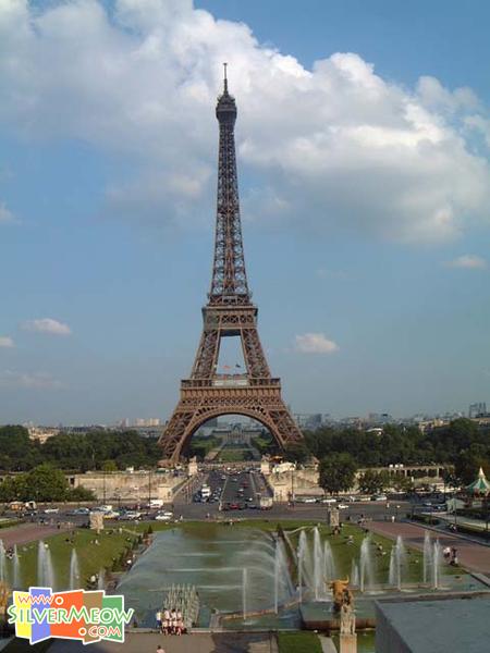 於夏佑宫 Palais de Chaillot 远望铁塔