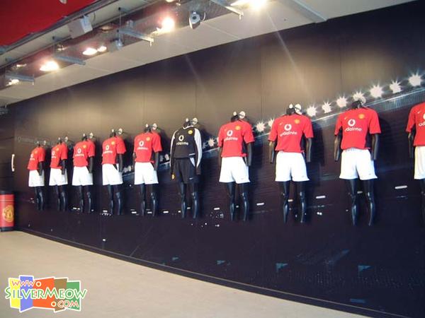 曼聯球會用品專賣店 Mega Store 內