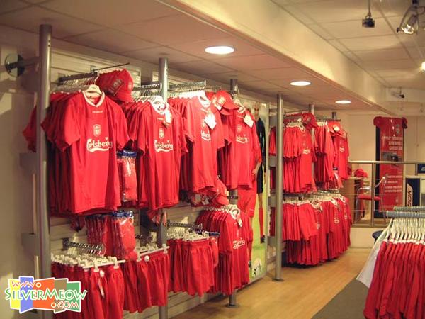 球會用品專賣店 Liverpool F.C. Club Store 內