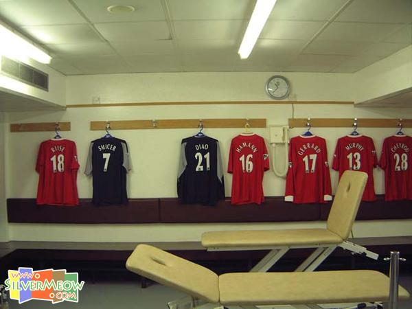 利物浦晏菲路球場主隊隊員更衣室