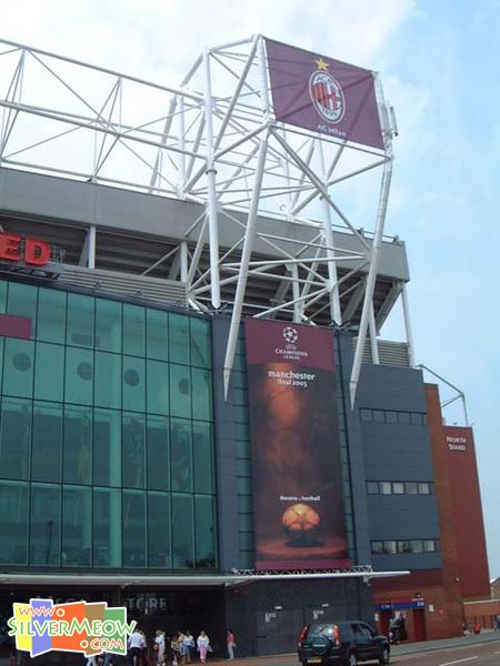 球場東看台 East Stand 主入口