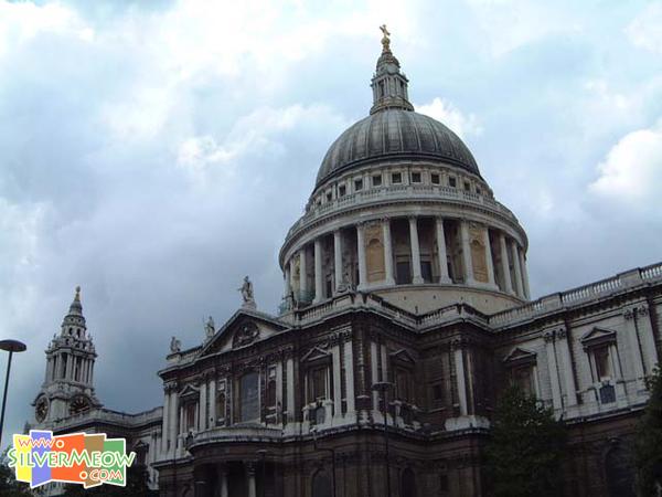 教堂圓頂, 高110公尺