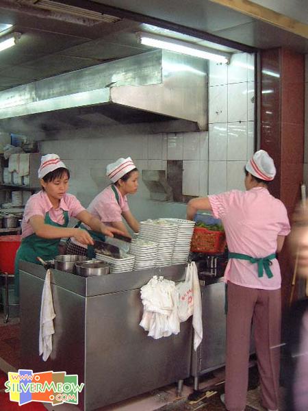 银记肠粉店