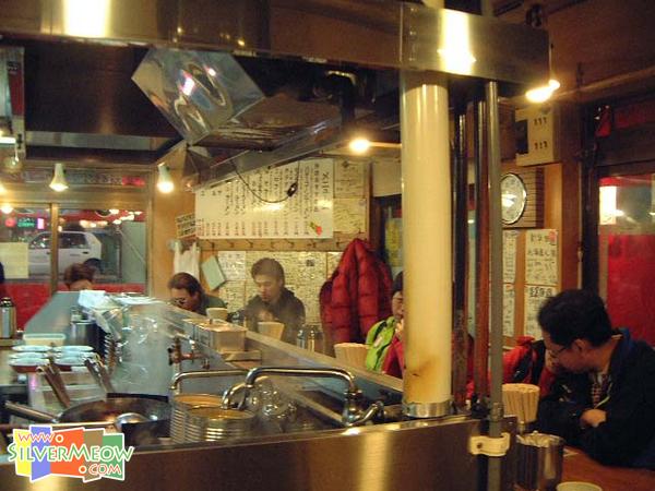 札幌 - 拉麵橫丁 拉麵店內