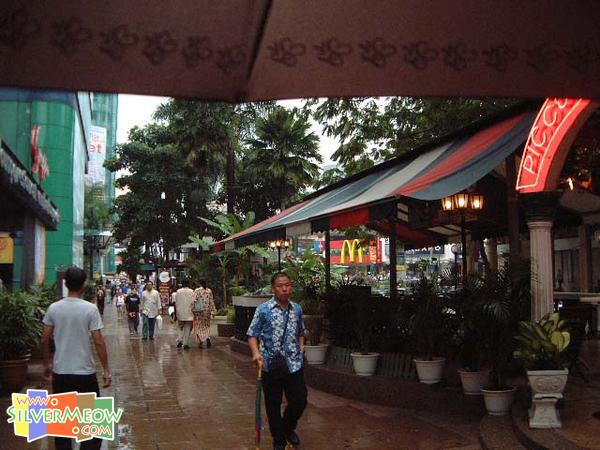 购物中心门外 Jln. Bukit Bintang 街道