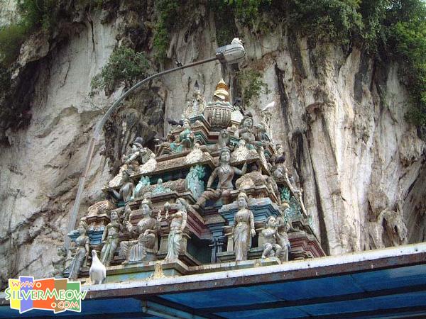 洞外印度教神庙