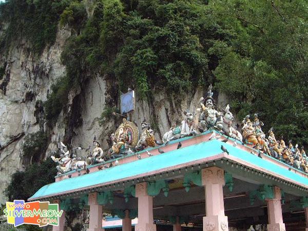 洞外印度教神廟