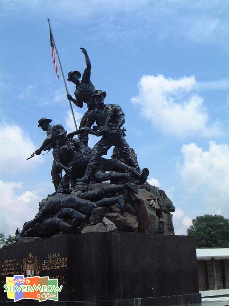 七勇士青銅塑像