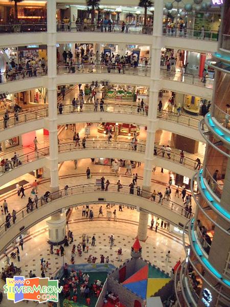 購物中心內