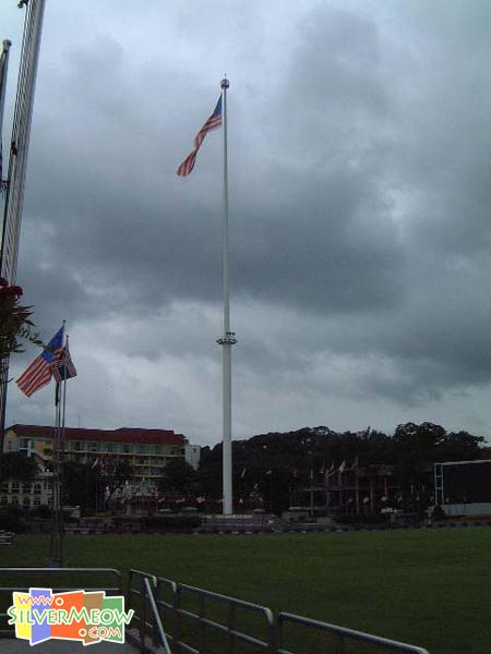 苏丹亚都沙曼大楼对面