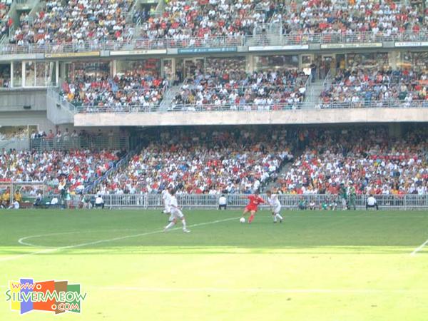 欧文起脚射门啦 …