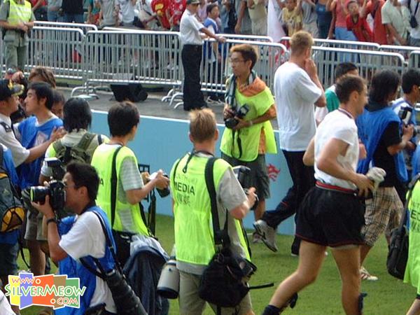 杜德克番入更衣室