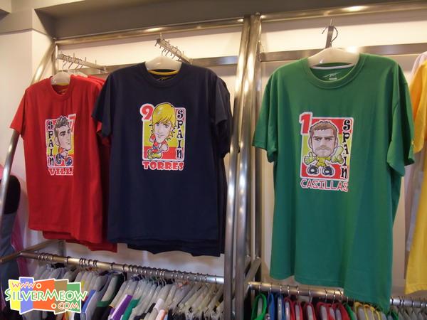 Q 版足球球星 T-shirt - 比利亚 (西班牙)丶费尔南多托雷斯 (西班牙)丶卡西利亚斯 (西班牙)