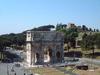 君士坦丁拱門 Arco di Costantino, 位於鬥獸場旁, 建於公元351年